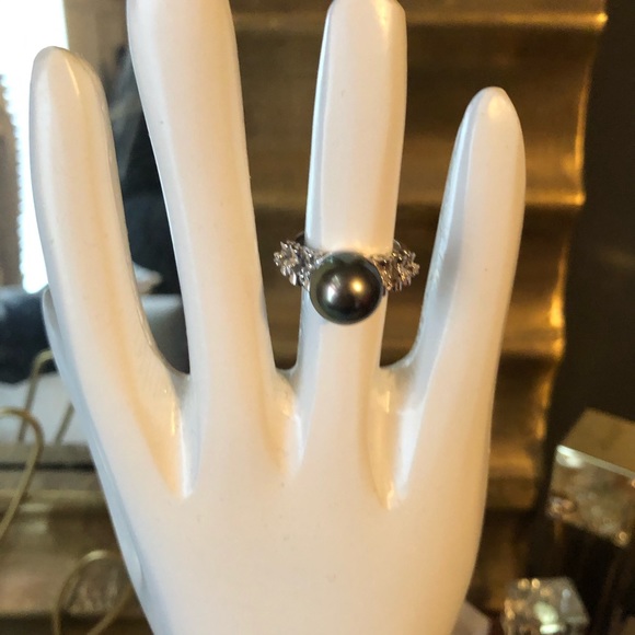 Tahitian Black Pearl & Diamond Ring - Picture 1 of 4